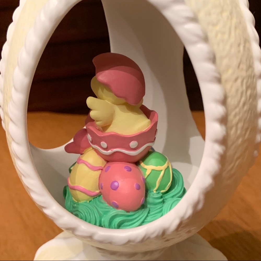 Springtime Rotating Musical Easter Egg - Picture 6 of 13